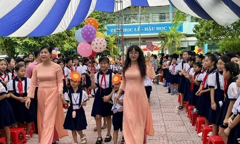 TP Hồ Chí Minh: Gỡ vướng bán trú, bảo đảm sách giáo khoa cho học sinh