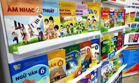 Đầu năm học, nhiều nơi vẫn chờ sách giáo khoa