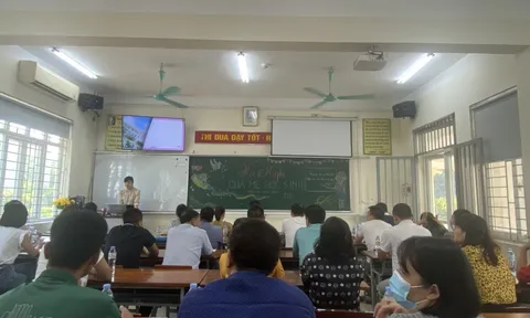 Khi phụ huynh lên tiếng về các khoản thu