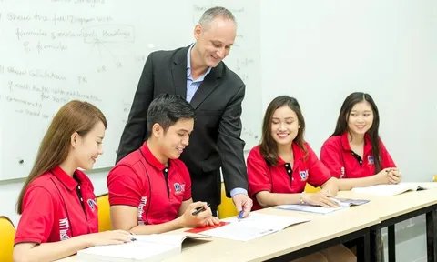 Hà Nội yêu cầu không ép buộc học sinh tham gia chương trình liên kết