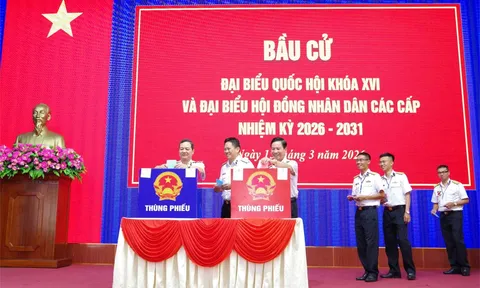 Khí thế ngày Hội non sông, tại các đơn vị Vùng 2 Hải quân