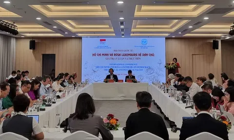 Phát triển lý luận về dân chủ trong bối cảnh thế giới đương đại