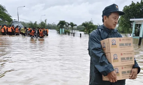 Dấu ấn người lính quân nhu trong công tác khắc phục hậu quả bão lũ