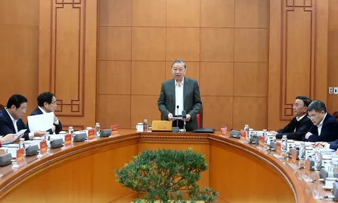 Tiếp tục hoàn thiện các công việc liên quan đến công tác nhân sự để trình Hội nghị Trung ương 15