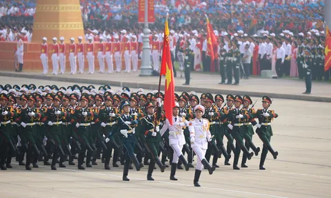 Vấn đề 'dân sự hóa' quân đội trong nước và quốc tế