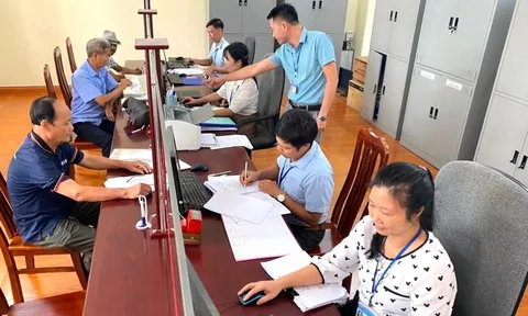 Viên chức có điều kiện như thế nào thì được điều về làm công chức xã?