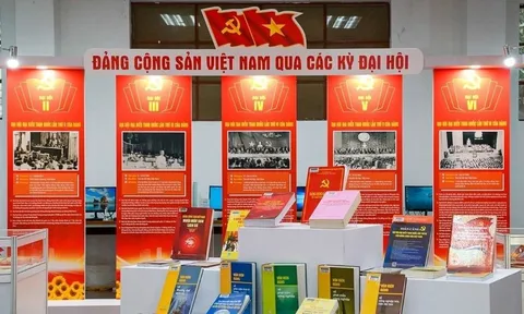 Trưng bày gần 800 tư liệu 'Đảng Cộng sản Việt Nam qua các kỳ Đại hội' đến hết ngày 26/2