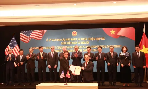 Tổng Bí thư Tô Lâm chứng kiến lễ ký và trao các hợp đồng, thỏa thuận hợp tác giữa Việt Nam và Hoa Kỳ