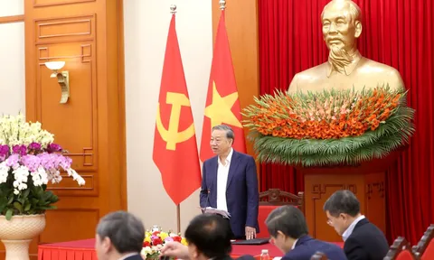 Tổng kết 100 năm Đảng lãnh đạo: Cơ sở lý luận và thực tiễn cho quyết sách chiến lược trong giai đoạn phát triển mới