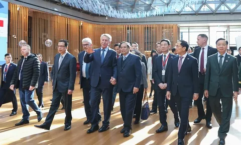 Thủ tướng thăm tập đoàn khí đốt hàng đầu của Nga, thúc đẩy các dự án LNG lớn tại Việt Nam