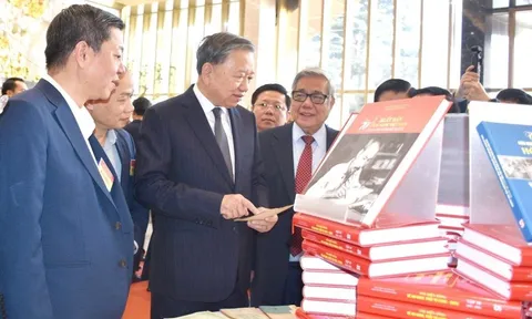 Chỉ thị về tăng cường sự lãnh đạo của Đảng đối với hoạt động xuất bản trong tình hình mới