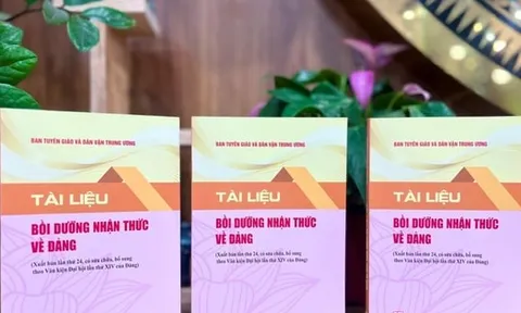 Bồi dưỡng nhận thức về Đảng - Hành trang lý luận mới cho người ưu tú vào Đảng