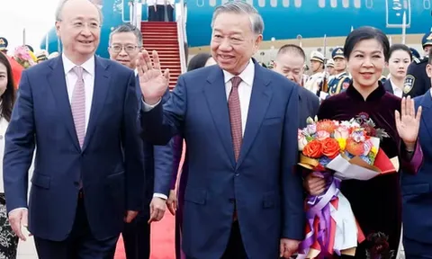 Tổng Bí thư, Chủ tịch nước Tô Lâm và Phu nhân đến Bắc Kinh bắt đầu thăm cấp Nhà nước Trung Quốc