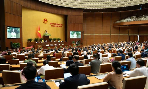 Hôm nay, Quốc hội thảo luận về kế hoạch phát triển kinh tế-xã hội; vay, trả nợ công; đầu tư công