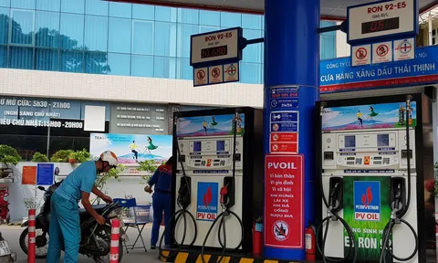 Từ chính sách thuế xăng dầu đến tư duy quản trị mới