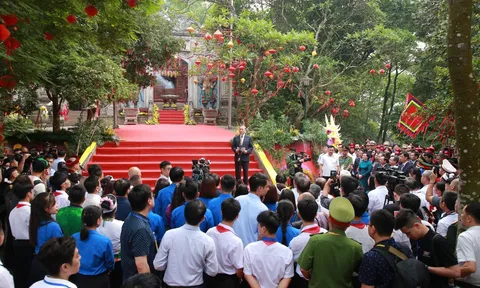 Tổng Bí thư, Chủ tịch nước Tô Lâm gặp gỡ, nói chuyện với bà con tại Đền Hùng