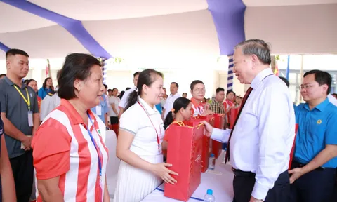 Tổng Bí thư, Chủ tịch nước động viên công nhân, người lao động ở TP. Hồ Chí Minh