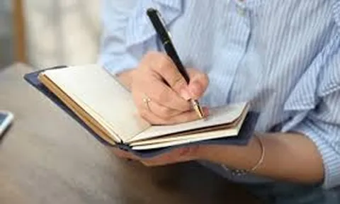 Ngòi bút nhân văn, tử tế phải thể hiện tinh thần yêu nước thương dân, tôn trọng lịch sử