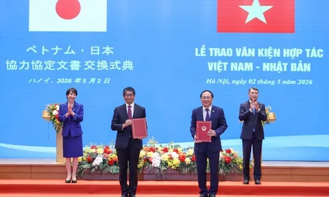 Thủ tướng Việt Nam, Nhật Bản chứng kiến lễ ký, trao 6 văn kiện hợp tác quan trọng