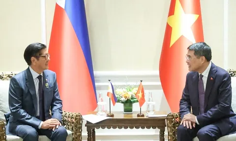 Thủ tướng Lê Minh Hưng hội kiến Tổng thống Philippines