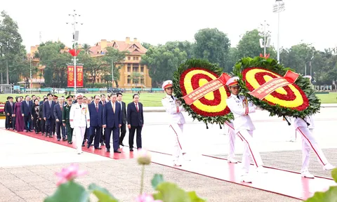 Lãnh đạo Đảng, Nhà nước vào Lăng viếng Chủ tịch Hồ Chí Minh nhân kỷ niệm 136 năm Ngày sinh của Người