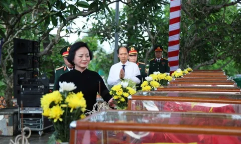 Đón 80 hài cốt liệt sĩ quân tình nguyện, chuyên gia Việt Nam hy sinh trên đất Lào trở về đất mẹ