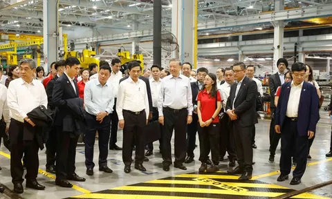 Tổng Bí thư, Chủ tịch nước Tô Lâm thăm các cơ sở công nghệ tại Singapore