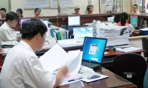 Thời gian làm hợp đồng có được tính để tiếp nhận công chức không?
