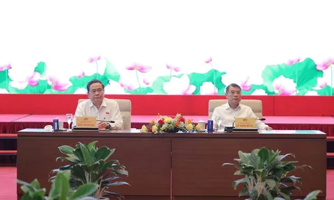 Thủ tướng Chính phủ và Chủ tịch Quốc hội gặp mặt lãnh đạo các cơ quan báo chí