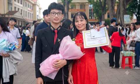 Điểm tên thủ khoa toàn quốc kỳ thi tốt nghiệp THPT 2026 đạt điểm số không thể tuyệt vời hơn