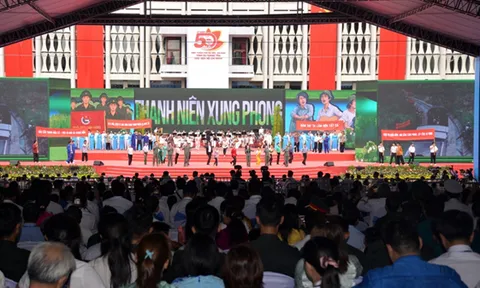 Tổng Bí thư, Chủ tịch nước dự lễ kỷ niệm 50 năm Ngày thành phố Sài Gòn-Gia Định mang tên Chủ tịch Hồ Chí Minh