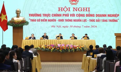 Thủ tướng Lê Minh Hưng: Nếu có vấn đề gì khen Chính phủ thì để dịp khác