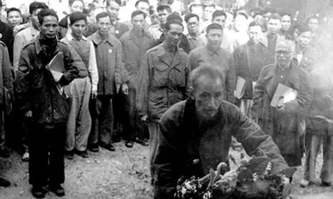 Chủ tịch Hồ Chí Minh với thương binh, liệt sĩ và người có công với cách mạng