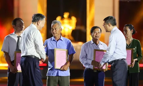 Tổng Bí thư, Chủ tịch nước Tô Lâm dự Cầu truyền hình ‘Sao sáng dẫn đường’