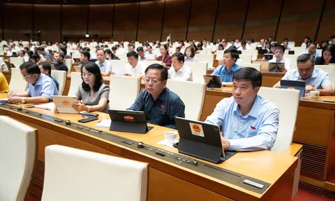 Thể chế hóa chủ trương, đường lối của Đảng về quốc phòng nhằm bảo vệ Tổ quốc từ sớm, từ xa