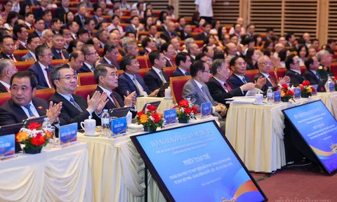 Thủ tướng Lê Minh Hưng: Huy động các nguồn lực bên ngoài, mở rộng thị trường phục vụ phát triển đất nước