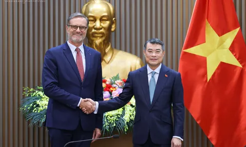 Đại sứ Olivier Brochet: Pháp luôn coi trọng vai trò, vị thế ngày càng cao của Việt Nam tại khu vực và trên trường quốc tế