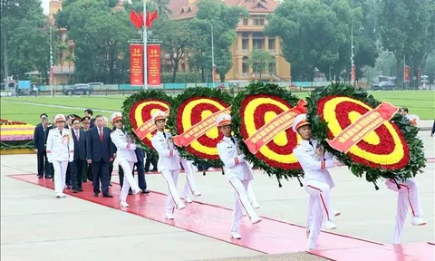 Lãnh đạo Đảng, Nhà nước vào Lăng viếng Chủ tịch Hồ Chí Minh nhân kỷ niệm 81 năm Quốc khánh
