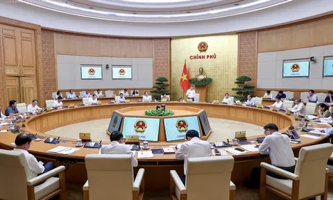 Thủ tướng Lê Minh Hưng: Tuyệt đối không để lợi ích cục bộ, lợi ích ngành, lợi ích nhóm chi phối chính sách