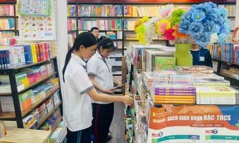Thủ tướng Lê Minh Hưng chỉ đạo huy động tất cả nguồn lực, in ấn, cung ứng đủ sách giáo khoa, báo cáo trước ngày 22/9