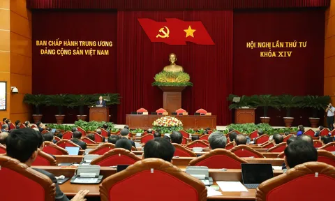 Bế mạc Hội nghị lần thứ tư Ban Chấp hành Trung ương Đảng khóa XIV