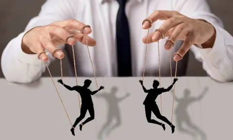 Chiếm đoạt dữ liệu và thao túng thông tin, văn hóa, tư tưởng của Chủ nghĩa tư bản số