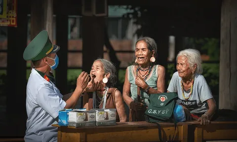 Bảo vệ nền tảng tư tưởng của Đảng trong tình hình mới: Tư duy chiến lược mới về bảo đảm quyền con người