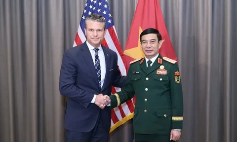 Đại tướng Phan Văn Giang gặp song phương với Bộ trưởng Chiến tranh Hoa Kỳ Pete Hegseth