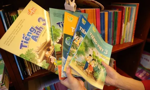 Bộ trưởng Bộ Giáo dục và Đào tạo: Từ năm học 2028-2029 sẽ cung cấp miễn phí sách giáo khoa cho học sinh