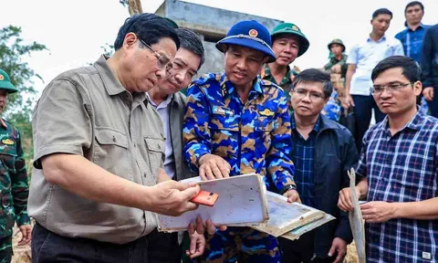 Sát cánh cùng nhân dân trong tâm lũ: Quyết liệt chỉ đạo, kịp thời hỗ trợ