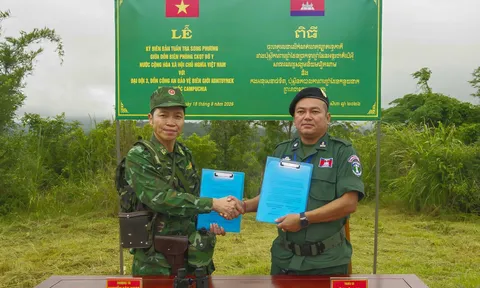 Tăng cường phối hợp tuần tra song phương tuyến biên giới