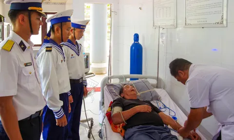 Bệnh xá đảo Trường Sa cấp cứu kịp thời ngư dân trên biển