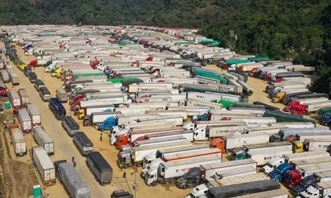 Chỉ đạo mới về khắc phục tình trạng ùn tắc hàng hóa tại cửa khẩu biên giới phía Bắc