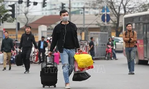 Thấp thỏm liệu có được về quê ăn Tết